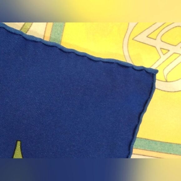 Noilly Prat Vintage 💯 Silk Scarf France Martini Rolled-Hem EUC - Picture 13 of 16